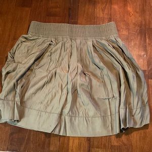 Charlotte russe army green skirt with zipper and pockets